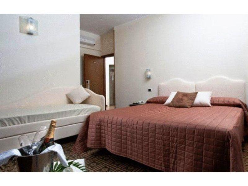 Hotel Welcome San Benedetto del Tronto Exteriör bild