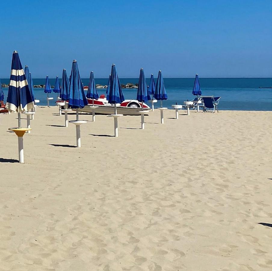 Hotel Welcome San Benedetto del Tronto Exteriör bild