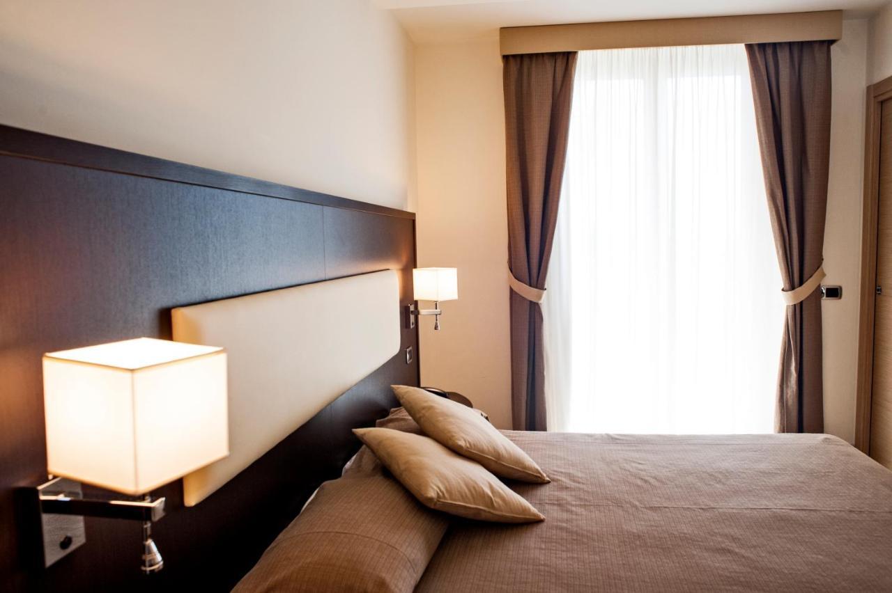Hotel Welcome San Benedetto del Tronto Exteriör bild
